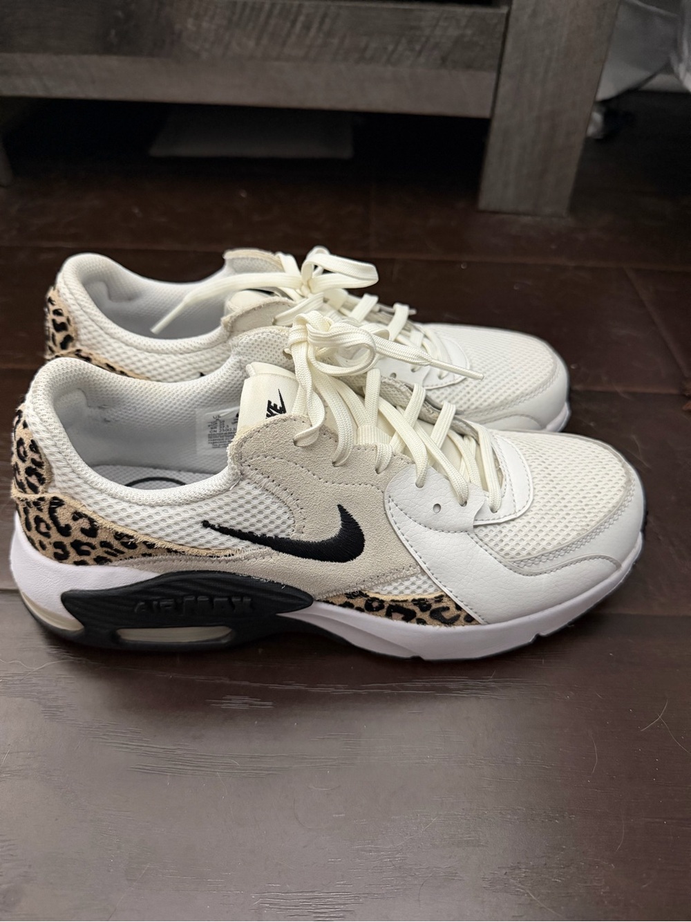 Nike air max excee leopard sneakers size 8